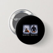 Süßer Affe Punch Meme lustiges Tierdesign  Button (Vorne & Hinten)