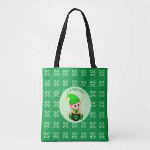 Süßer Baby-Elf mit Kleeblättern und Goldmünzen auf Tasche