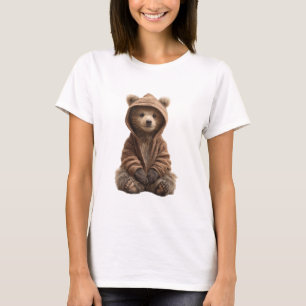 Süßer Babybär in einem flauschigen braunen Hoodie T-Shirt