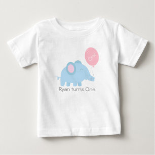 Süßer babyblauer Elefant mit einem rosa Luftballon Baby T-shirt