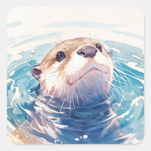 Süßer Babyotter schwimmt in blauen Wasserwellen Quadratischer Aufkleber