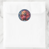 Süßer Bär im Weihnachtspullover Runder Aufkleber (Tasche)