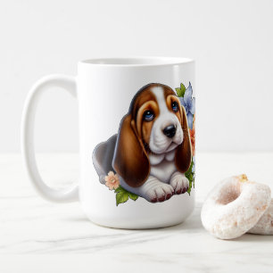 Süßer Basset Hound-Welpe sitzt mit Blumen Kaffeetasse