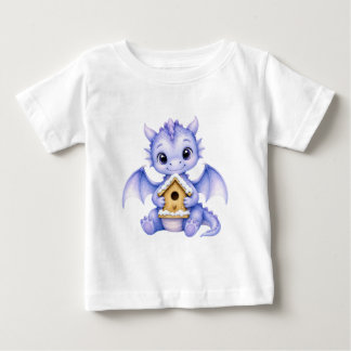 Süßer blauer Babydrache mit Lebkuchenhäuschen für Baby T-shirt