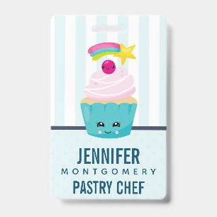 Süßer blauer Cupcake mit Kawaii-Gesicht Ausweis