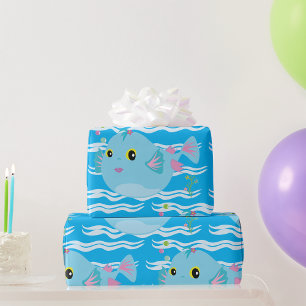 Süßer blauer tropischer Fisch mit rosa Flossen Geschenkpapier