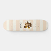 Süßer brauner Teddybär mit gelbem Honig Skateboard (Horizontal)