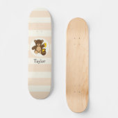 Süßer brauner Teddybär mit gelbem Honig Skateboard (Vorderseite)