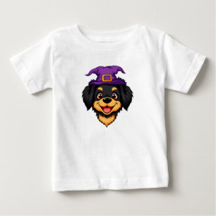 Süßer Cartoon-Hund mit einem lila Hexenhut Baby T-shirt
