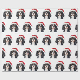 Süßer Cavalier King Charles Spaniel mit Weihnachts Geschenkpapier