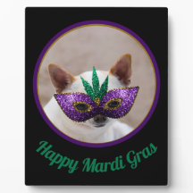 Süßer Chihuahua Frohe Mardi Gras funkelnden Maske