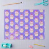 Süßer Cupcake mit Himbeere oben Seidenpapier (Basteln)