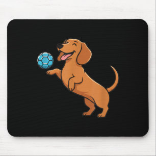 Süßer Dachshund spielt Fußball glücklicher Welpe H Mousepad