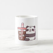 Süßer dicker Panda-Bär umarmt Eiskaffee Kaffeetasse (Mittel)