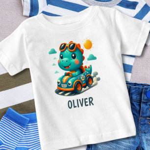 Süßer Dinosaurier in einem Rennwagen Personalisier Baby T-shirt