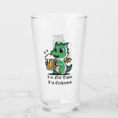 Süßer Drache, der Bier trinkt Glas (Vorderseite)