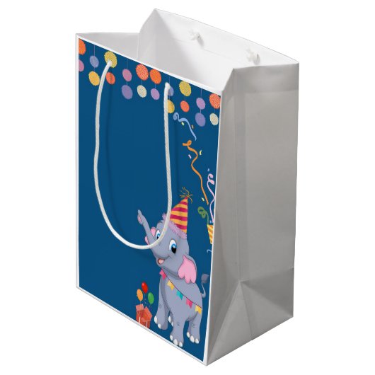 Süßer Elefant Geburtstag Mittlere Geschenktüte (Rückseite Schrägansicht)