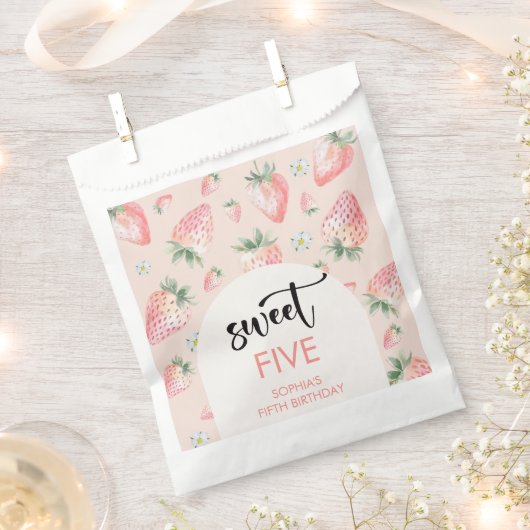 Süßer Erdbeeren-Kindergeburtstag Geschenktütchen (Ausgeschnitten)