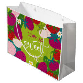 Süßer Erdbeeren-Kindergeburtstag Große Geschenktüte (Rückseite Schrägansicht)