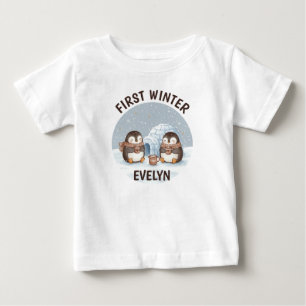 Süßer "Erster Winter" Pinguin Meilenstein Baby T-shirt