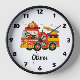 Süßer fantastischer Feuerwehrwagen und Feuerwehrju Uhr