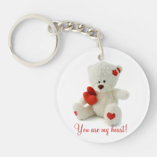 Süßer Fluffiger Weißer Teddybär Mit Einem Herzen Schlüsselanhänger