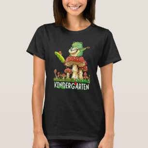 Süßer Frosch spielt Banjo Schnecke Pilz Kindergart T-Shirt