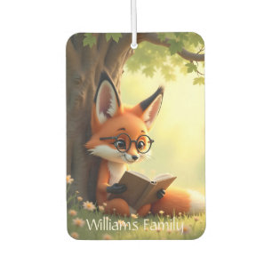 Süßer Fuchs beim Lesen eines Buches, individuell Autolufterfrischer