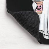 Süßer Geist trinkt Kaffee Halloween-Geist-Eis Mousepad (Ecke)