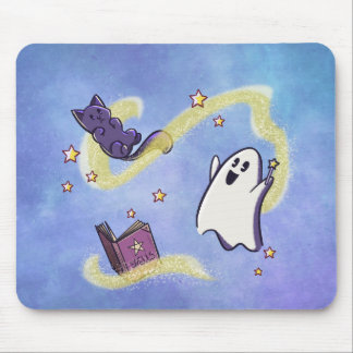 Süßer Geist und Katze beim Zaubern auf Mousepad