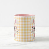 Süßer Gingham-Hase mit rosa Herzbrille Tasse (Zentrum)