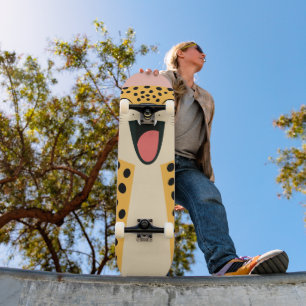 Süßer glücklicher lächelnder wilder Leopard Cartoo Skateboard