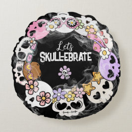 Süßer gruseliger Kawaii-inspirierter Totenkopf-Hal Rundes Kissen
