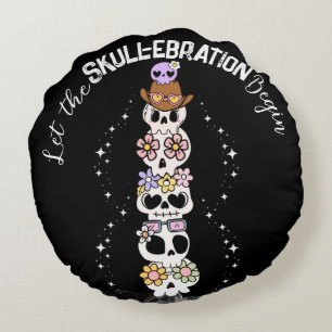 Süßer gruseliger Kawaii-inspirierter Totenkopf-Hal Rundes Kissen