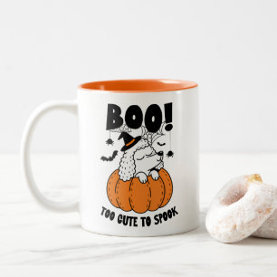 Süßer Halloween-Hund auf Kürbis Lustige unheimlich Zweifarbige Tasse