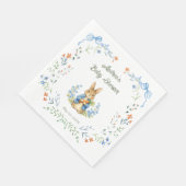 Süßer Häschen-Junge mit floraler blauer Schleife z Serviette (Ecke)