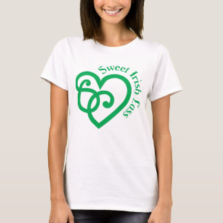 Süßer irischer Lass-keltischer Herz-Knoten-Entwurf T-Shirt