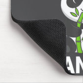 Süßer Junge liebt Pandas Mousepad (Ecke)