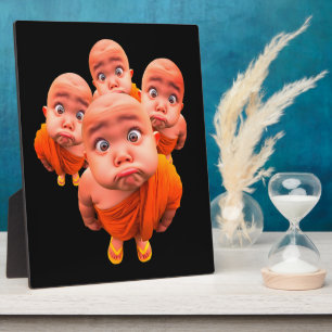 Süßer junger Mönch Minimalistische orange Robe Fotoplatte