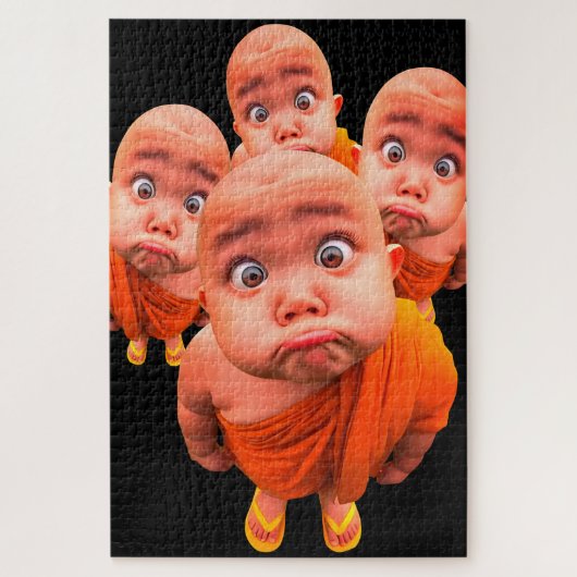 Süßer junger Mönch Minimalistische orange Robe Puzzle (Vertikal)