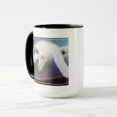 Süßer Kitty im karierten Bett Tasse (Vorderseite Links)