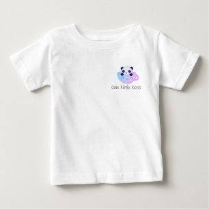 Süßer kleiner Boss – Kawaii Panda in einer Tasse A Baby T-shirt