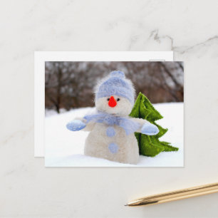 Süßer kleiner Schneemann mit blauem Hut Postkarte