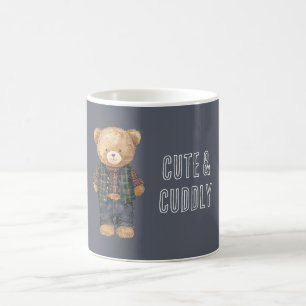 Süßer Kuschel-Teddybär in blauen Jeans Kaffeetasse