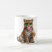 Süßer Leopard mit Herz-Sonnenbrille und Eiscafé-Gu Kaffeetasse (Mittel)