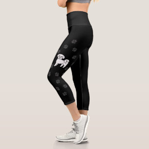 Süßer maltesischer Cartoon-Hund mit Pfoten Capri Leggings