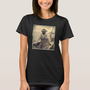 Süßer Mops-Angler auf Boot Vintage-Grafik T-Shirt