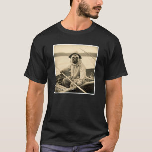 Süßer Mops-Fischer auf einem Boot Vintage T-Shirt
