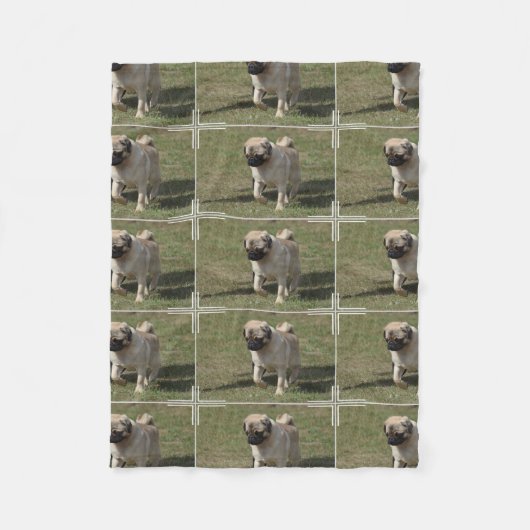 Süßer Mops-Hund Fleecedecke (Vorderseite)