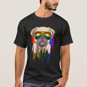 Süßer Mops mit Regenbogen-Sonnenbrille T-Shirt